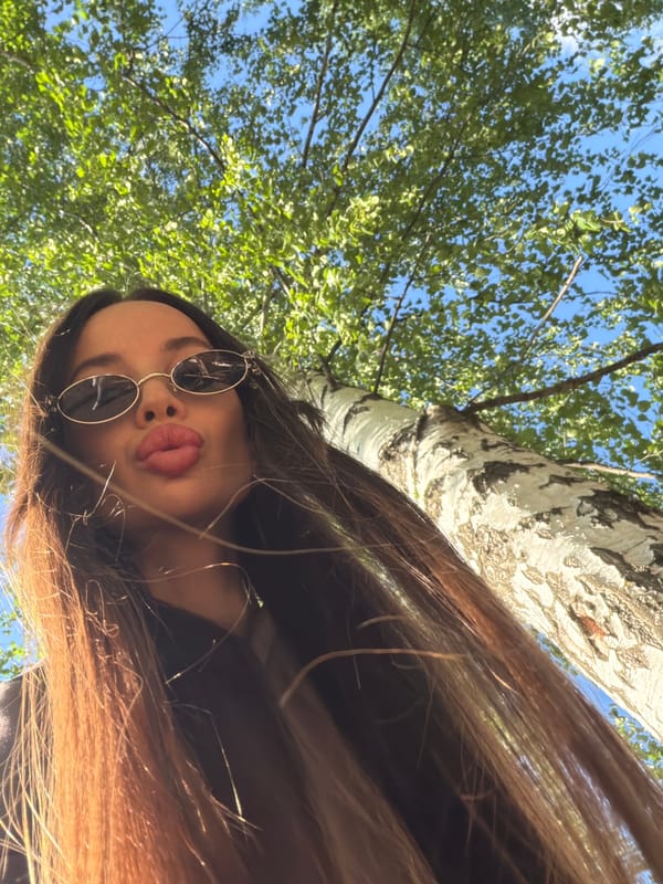 Sunny afternoon leisure activities captured across Izhevsk parks and carnival