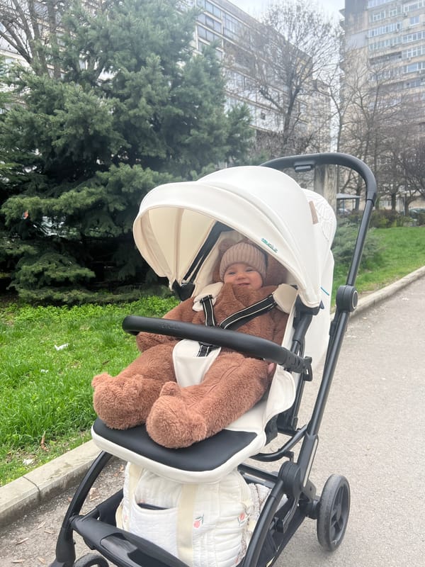 Baby in stroller spotted on sidewalk in Ruse