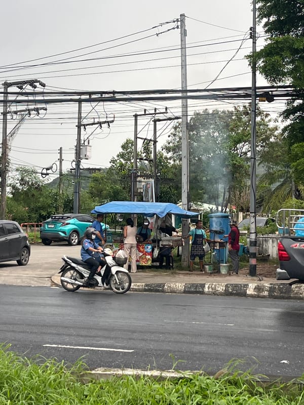 Traffic jam slows Ko Kaeo roads under cloudy skies