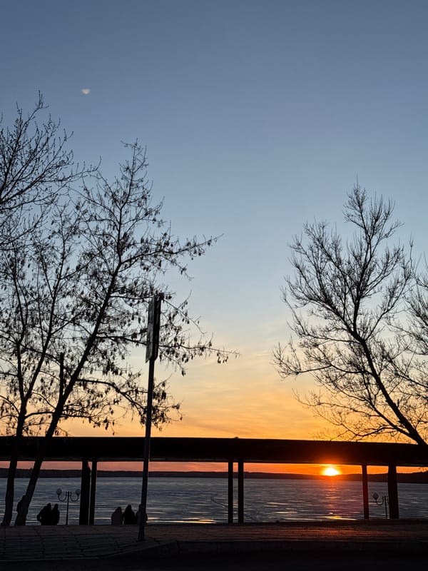 Sunset documented over Votkinsk Reservoir from multiple viewpoints