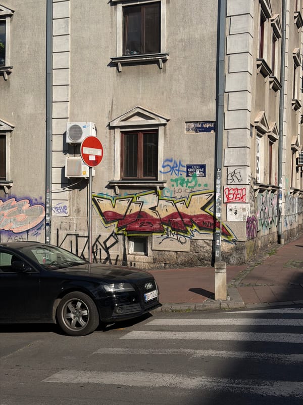 Witness documents afternoon street life across Belgrade neighborhoods