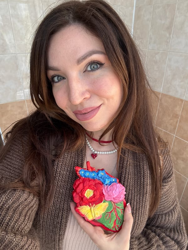Woman with decorative objects observed in Kryvyi Rih interior