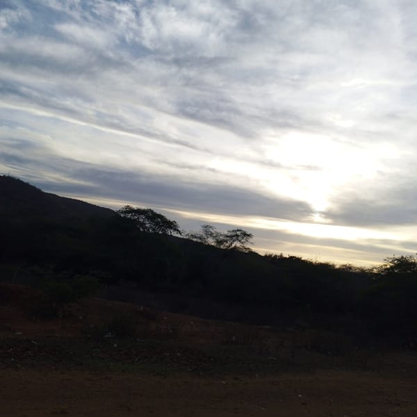 Evening scenes documented in Santa Ana, Venezuela neighborhood