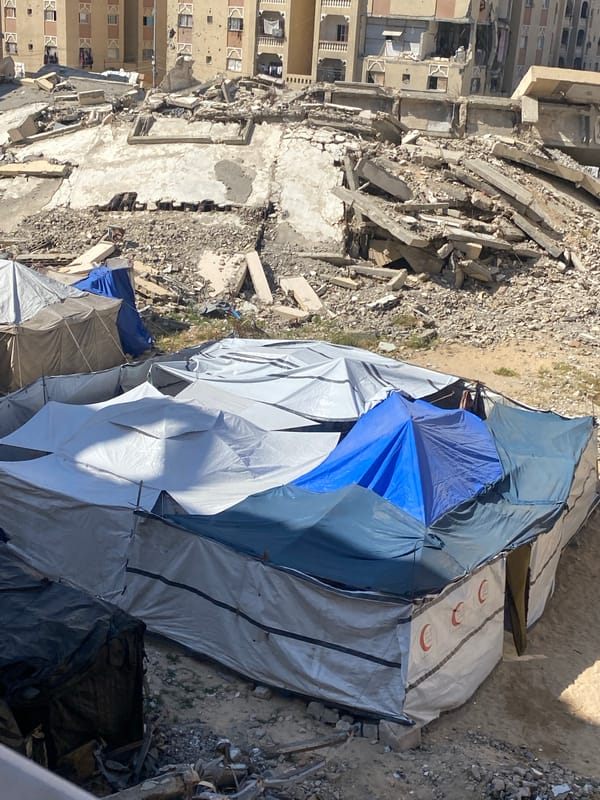 Khan Yunis devastation documented amid digital thank you messages