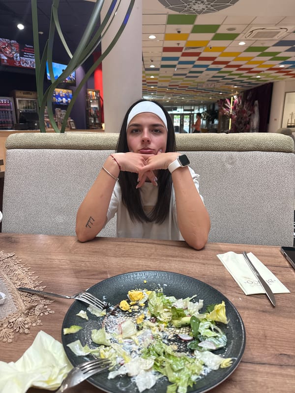 Afternoon dining and socializing documented across Veliko Tarnovo restaurants