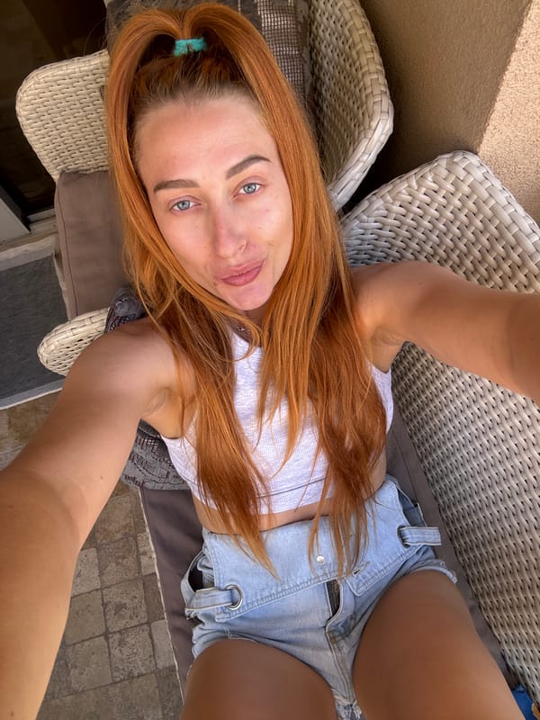 Woman spends morning taking selfies on Budva balcony