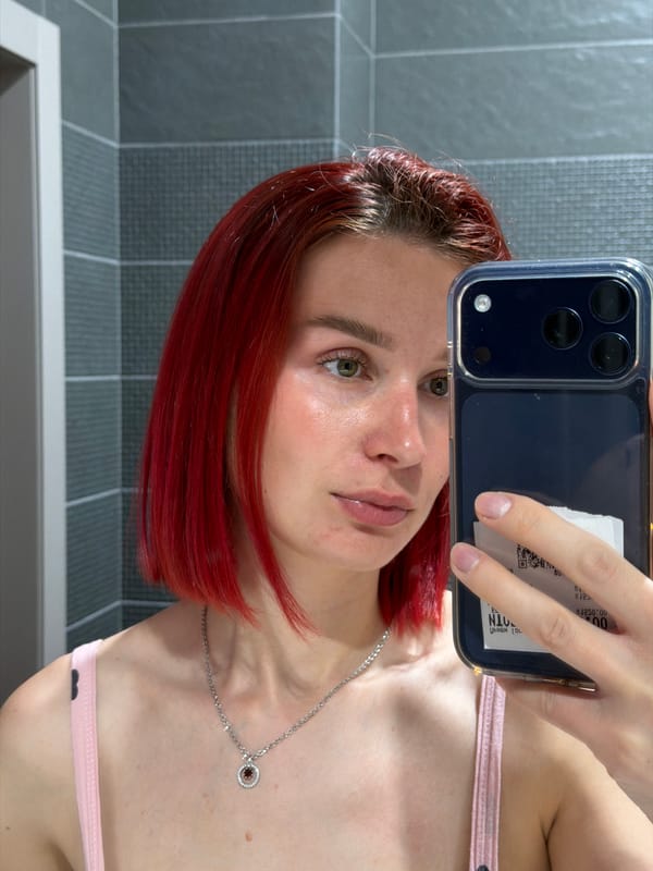 Person takes bathroom selfie in Chaikovsky, Russia