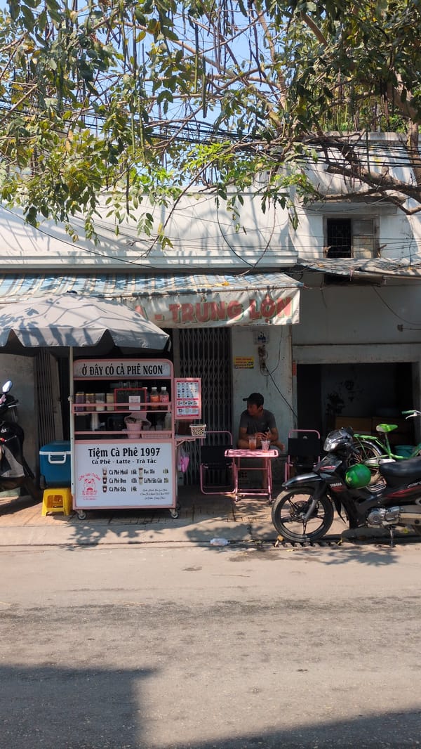 Pink coffee stall operates on Phan Rang street