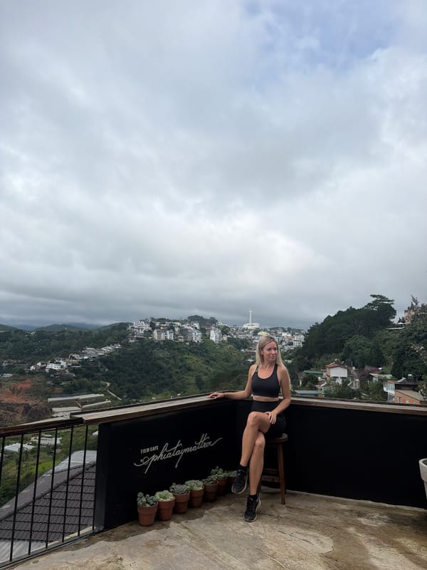 Tourist moments captured across Da Lat's scenic overlooks and cafes