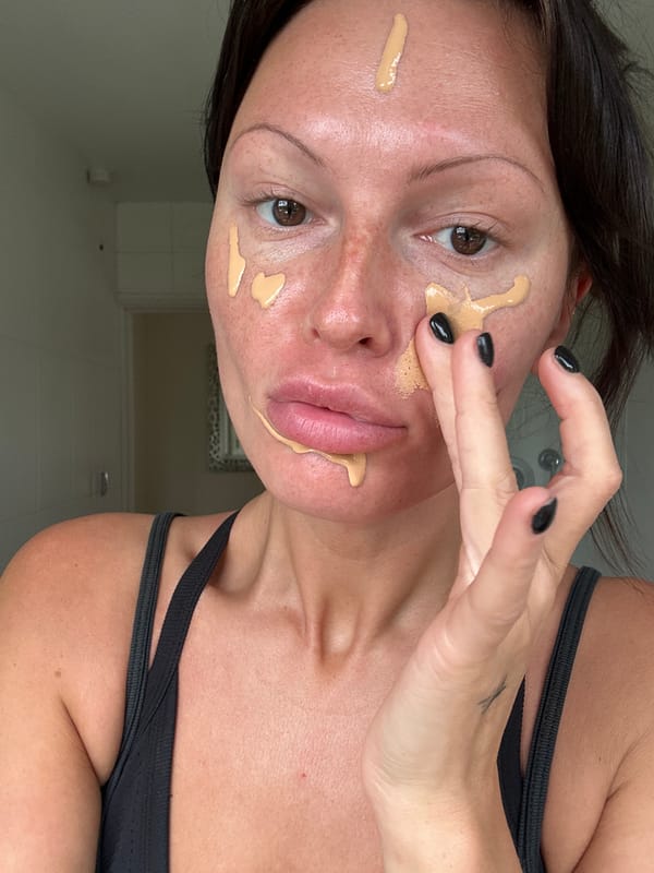 Morning makeup routine and mirror selfie in Tunbridge Wells