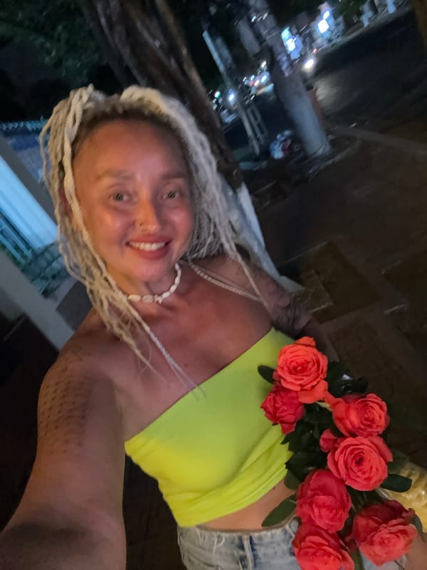 Selfies with flowers and summer vibes in Nha Trang