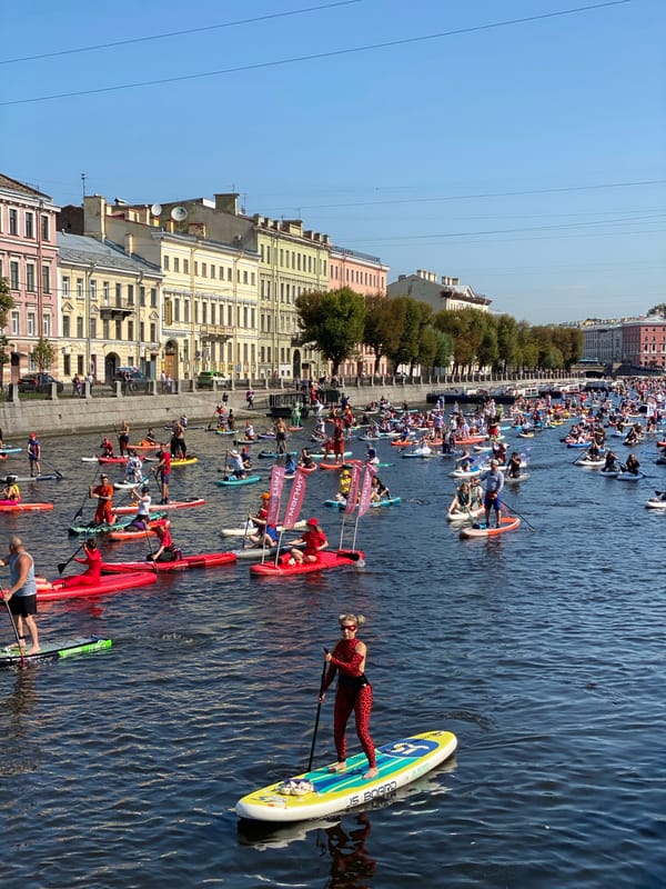 Mass paddleboard event fills Saint Petersburg's Griboyedov Canal