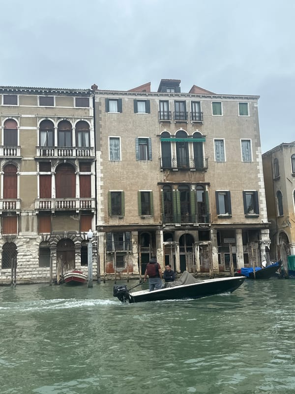 Venice watercraft activity observed during morning hours