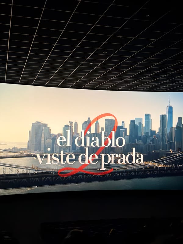 Movie screening displays cityscape footage in Paterna cinema