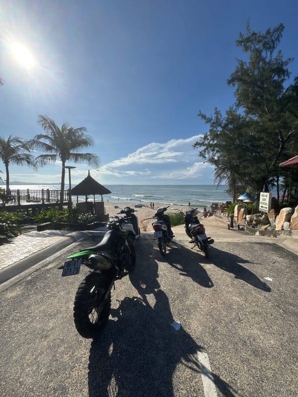 Surf school day at Mũi Né beach, Vietnam