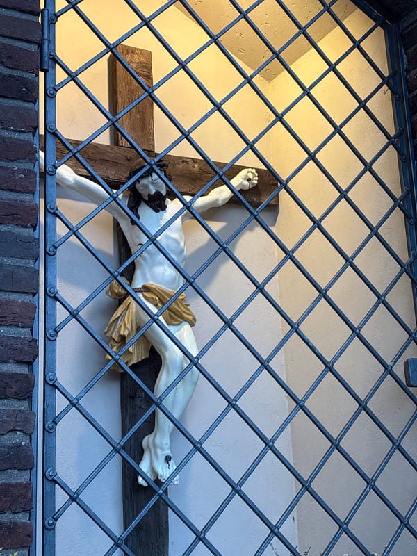 Caged crucifix statue observed in Mönchengladbach, Germany