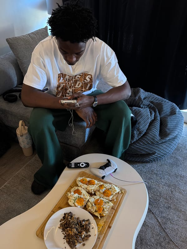 Casual London afternoon with gaming, food, and mirror selfies
