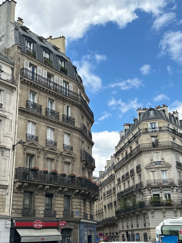 Street-level architecture tour around Montparnasse, Paris