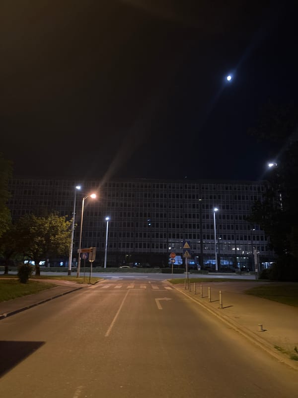 Nighttime luggage activity documented across Zagreb streets