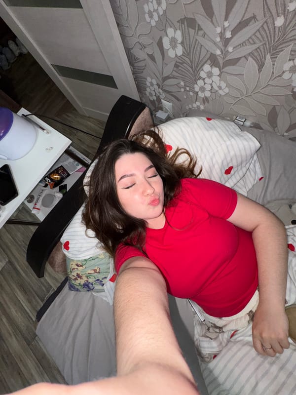 Indoor portraits captured in Savenki bedroom setting