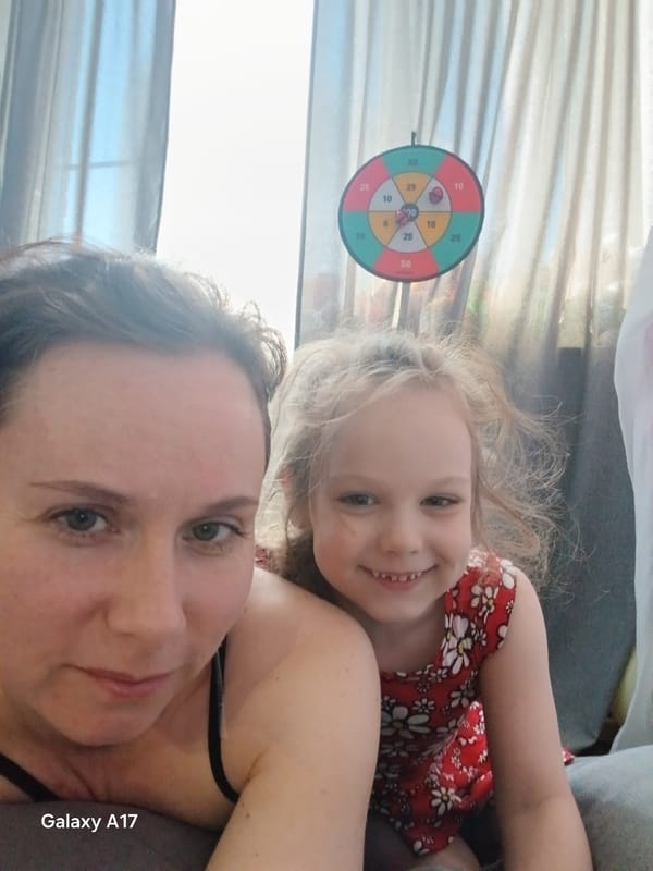 Mother and daughter share intimate selfie moment in Yekaterinburg