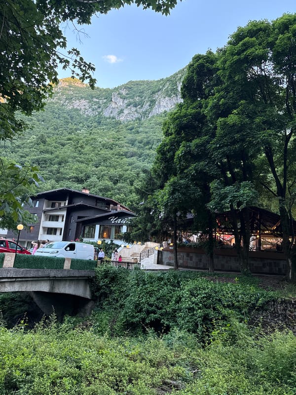 Scenic drive through Vratsa's mountain hotels and restaurants