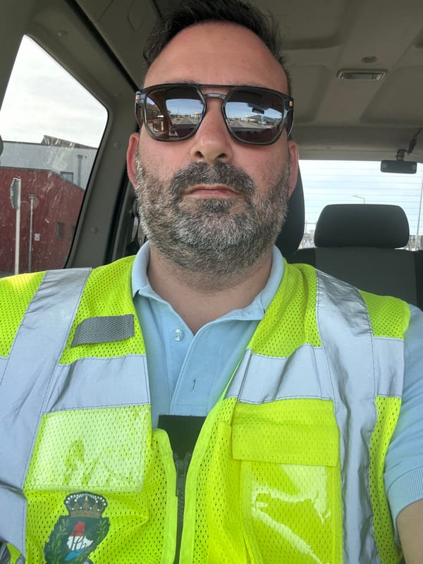 Hi-vis worker spotted in vehicle driver's seat in Wasserbillig