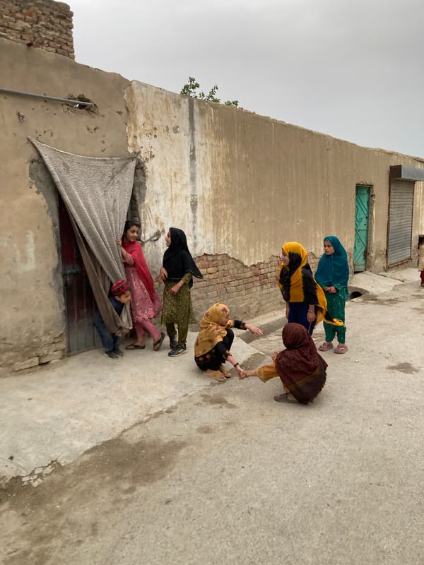 Children's daily life documented in Quetta streets