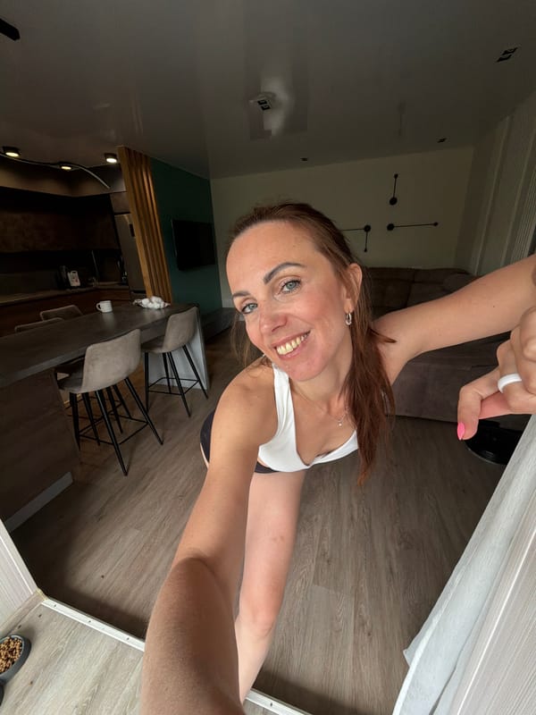 Apartment life in Birobidzhan: selfies, screens, and a motivational calendar