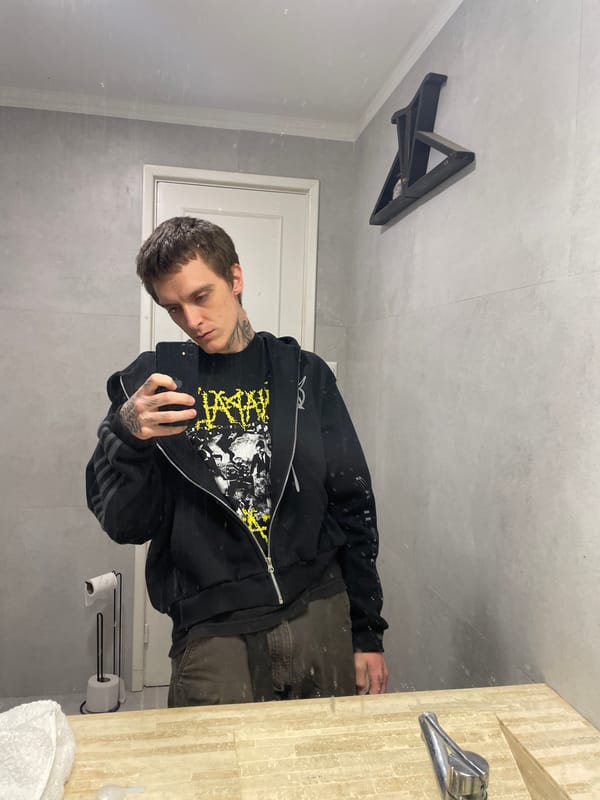 Late night phone use and selfie captured in Vicente López