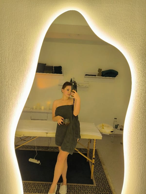 Woman documents spa visit in Vinnytsia through mirror selfies