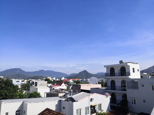 Morning documentation captures urban scenes in Bac Nha Trang Ward