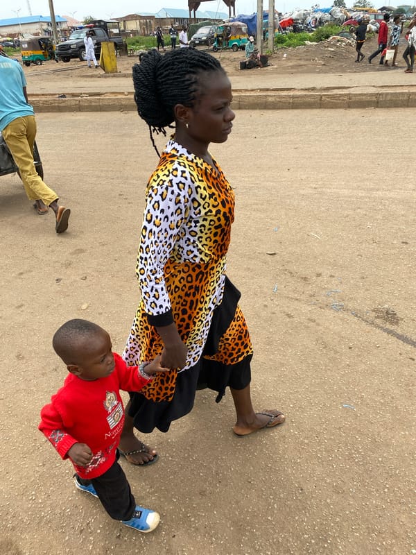 Bukuru street market in full swing on a weekday afternoon
