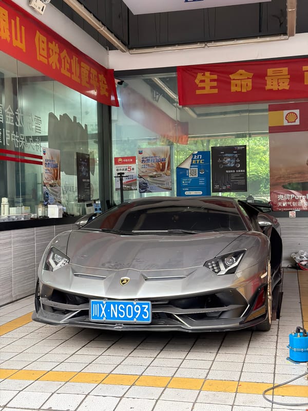 Luxury cars spotted at Chongqing High-tech Zone gas station