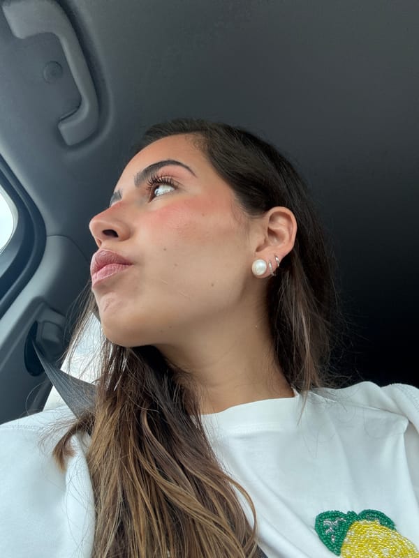 Woman in lemon-print shirt spotted in car in San Antonio