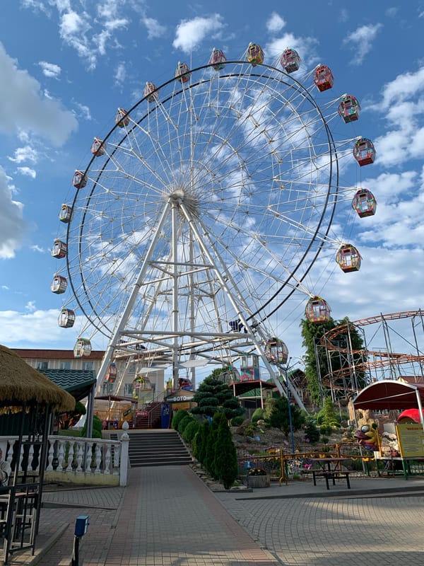 Afternoon leisure activities documented across Hrodna parks and attractions