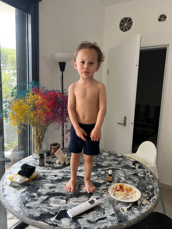 Family breakfast time captured in Kiryat Bialik home