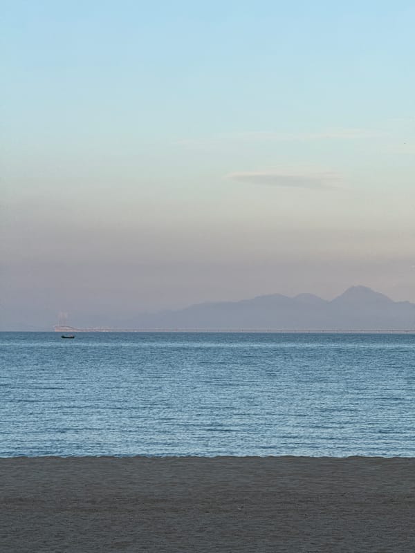 Coastal views documented in Xiangzhou, China waterfront area