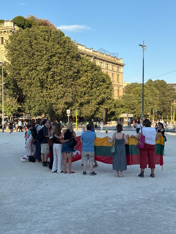 Flag-bearing group assembles in Milan public square