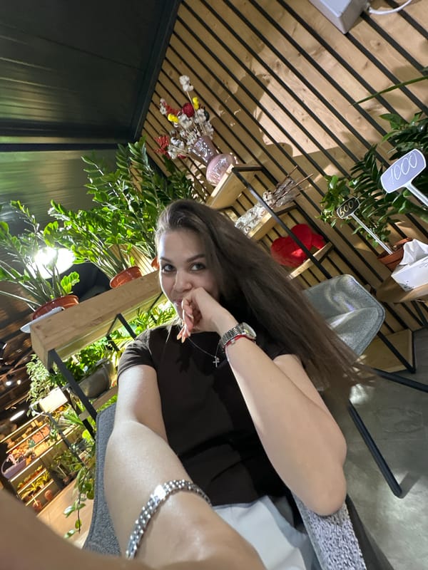Evening flower shop visit with selfies in Chișinău