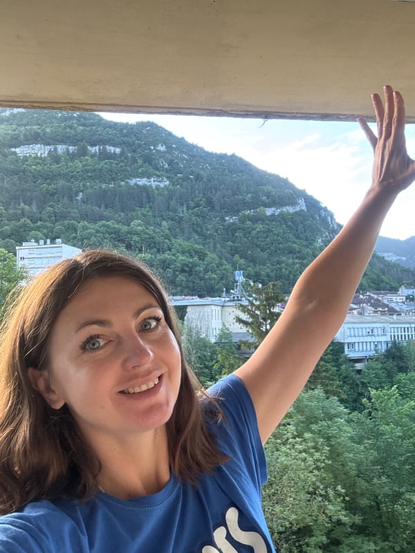 Morning routines and outdoor selfies in the Jura mountains