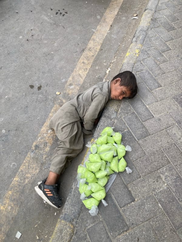 Religious gatherings and street life documented across Quetta, Pakistan