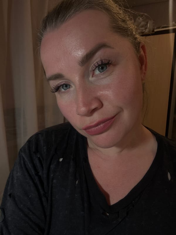 Woman documents dinner with selfies in Veliky Novgorod