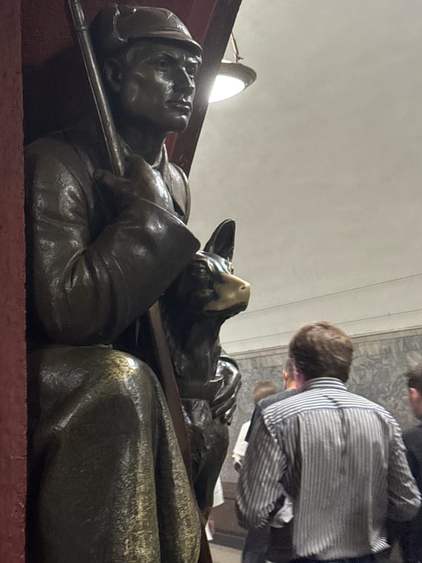 Moscow Metro's Ploshchad Revolyutsii station and its bronze sculptures