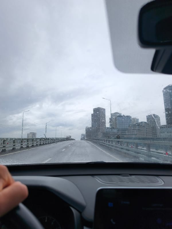 Moscow morning commute documented during rainy May weather