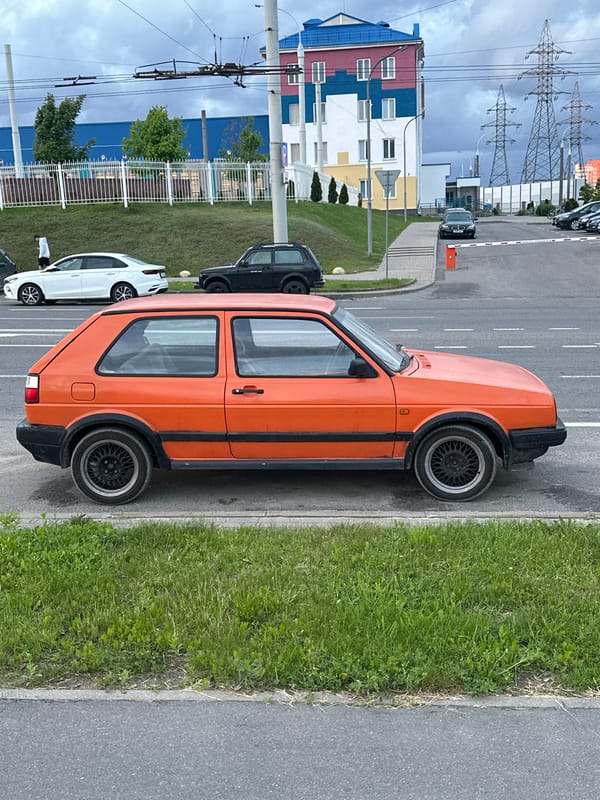 Everyday moments captured across Minsk area during stormy afternoon