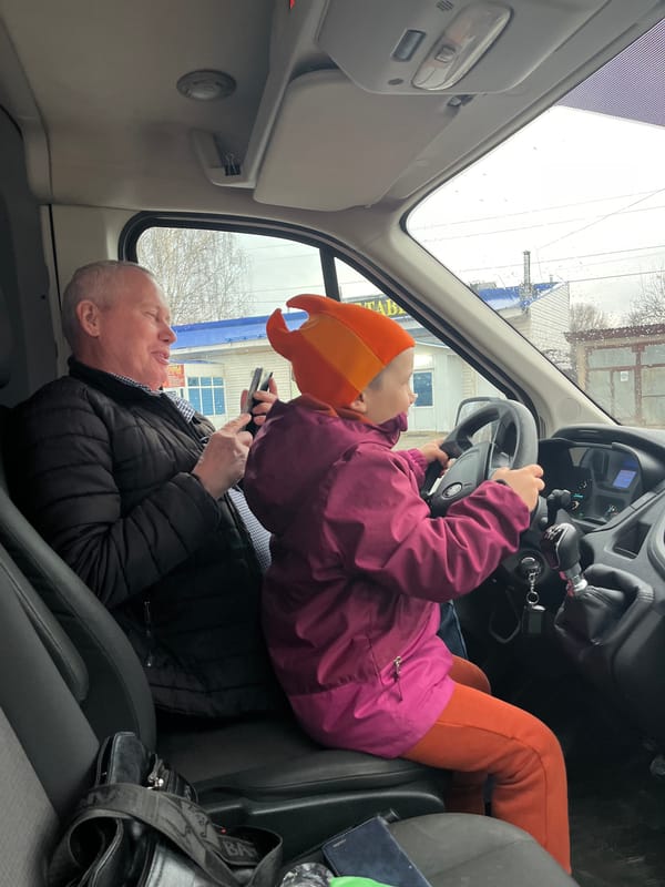 Sunday afternoon domestic life documented in Noviy, Russia