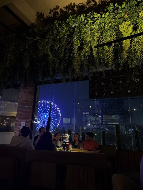 Late night matcha café gathering captured in Puebla selfies
