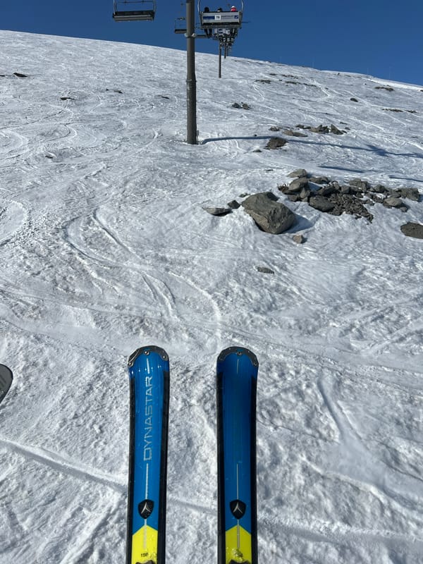 Skier documents mountain descent in Kirovsk, Russia