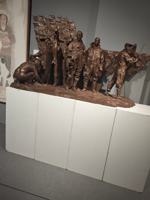 Gallery visitor documents Chinese cultural art exhibition over 30 minutes